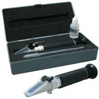 Refractometer with Automatic Temperature Compensation