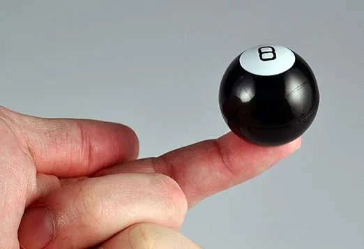Worlds Smallest Magic 8 Ball - Miniature Version of The Classic Fortune Teller Toy. Fully Playable and Accurate to The Original - Includes 10 Positive, Negative, and Neutral Answers,SI514