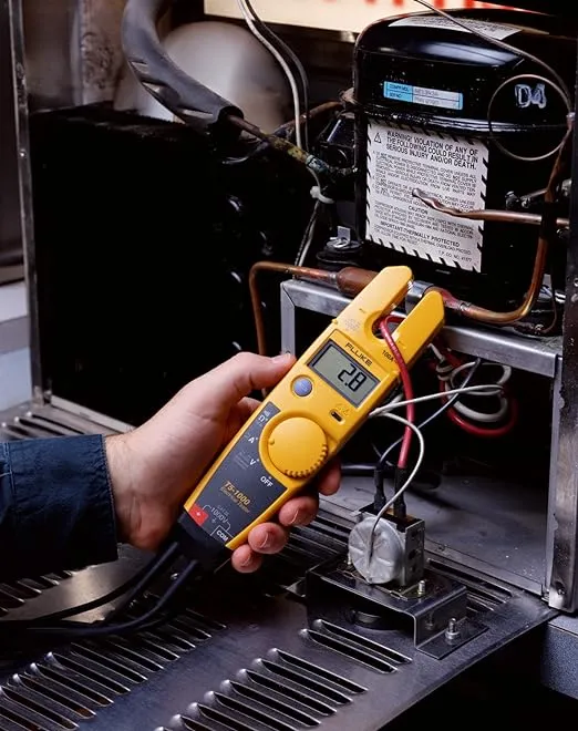 Fluke T5-600 Electrical Voltage, Continuity and Current Tester, Measures Up To 100 A Without Contact, Automatically Select AC/DC Voltage For Tests, Includes Detachable SlimReach Probe Tip