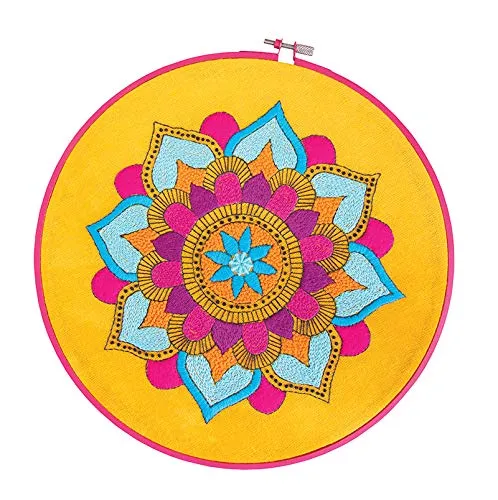Modern Crewel Embroidery: 15 Fresh Samplers Stitched with Wool