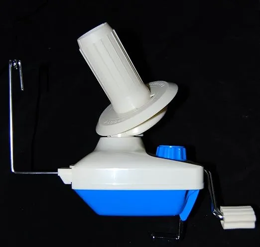 Stanwood Needlecraft YBW-B Hand-Operated Yarn Ball Winder, 4-Ounce