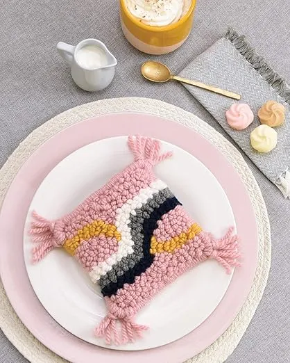 Pretty Punch Needle: Modern Projects, Creative Techniques, and Easy Instructions for Getting Started