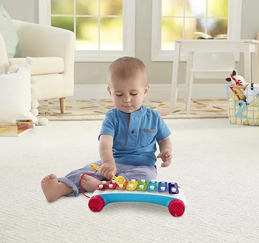 Fisher-Price Toddler Pull Toy, Classic Xylophone Pretend Musical Instrument with Mallet and Rolling Wheels for Ages 18+ Months