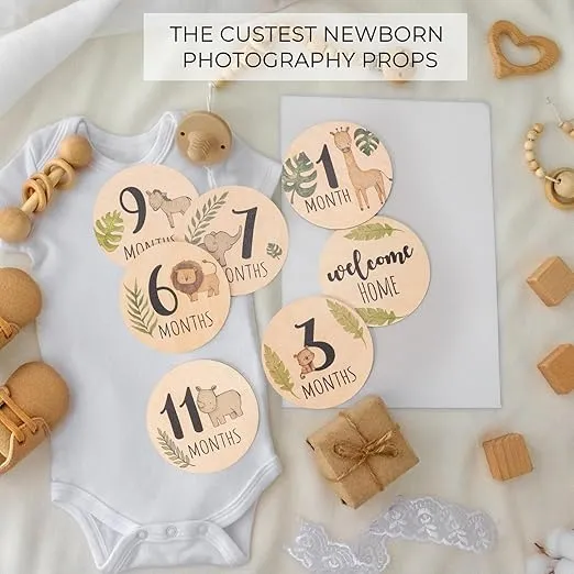Baby Monthly Milestone Cards Sign - 7 Double Sided Animals Marker Wooden Circles Discs Newborn Photography Prop, Pregnancy Journey Birth Announcement Sign Baby Boy and Girl Gift Sets