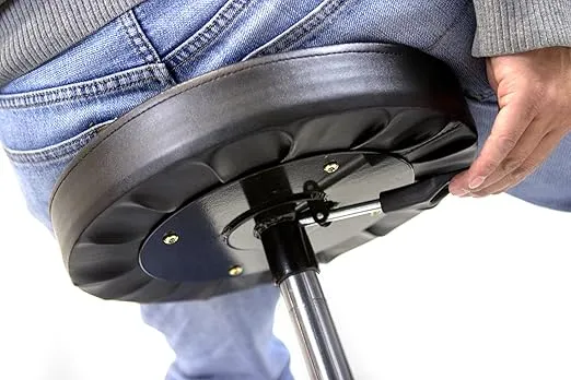 WEN 73012 300-Pound Capacity Pneumatic Rolling Mechanic Stool Seat