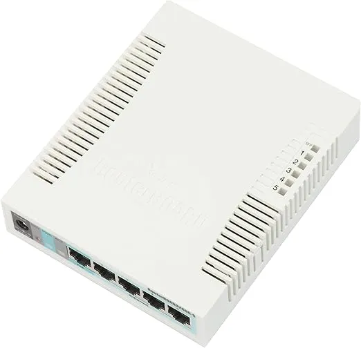 Mikrotik RB260GS (CSS106-5G-1S) small SOHO Switch 5x Gigabit Ethernet, one SFP cage powered by an Atheros Switch Chip, plastic case, SwOS (Original Version)