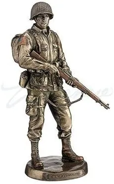 Unicorn Studios WU76815A4 Honor & Courage American Soldier