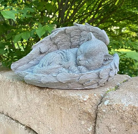 AuldHome Design Angel Cat Memorial Statue, Garden Resin Sleeping Cat Ornament