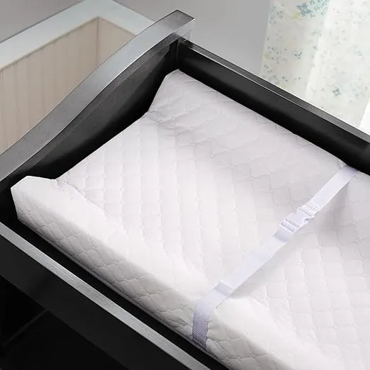 Summer by Ingenuity Contoured Changing Pad – Includes Waterproof Changing Liner and Safety Fastening Strap with Quick-Release Buckle