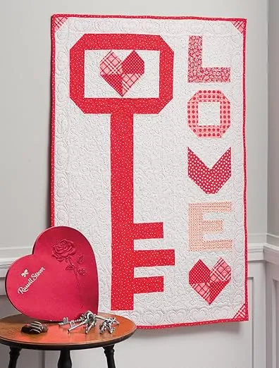 Pat Sloan's Holiday Hoopla: 12 Quilts for Everyday & Special Occasions